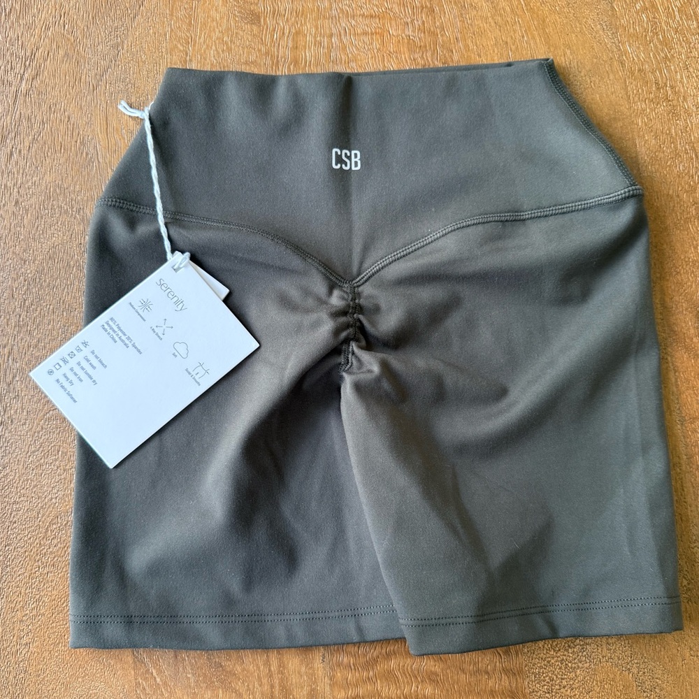 NWT CSB Forest Green 4” Shorts XS – Scrunch back / booty scrunch